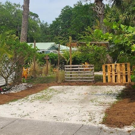 1 Beige Cozy Bungalow Or 1 White Cozy Efficiency Cottage In Titusville Luaran gambar