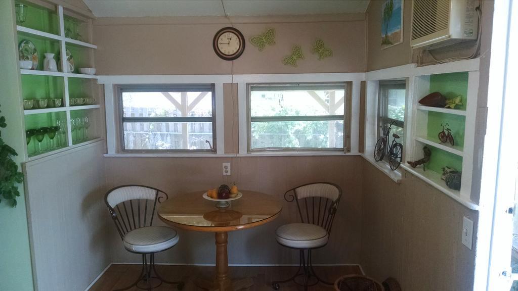 1 Beige Cozy Bungalow Or 1 White Cozy Efficiency Cottage In Titusville Luaran gambar